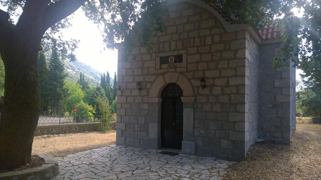 Hani Zemenou Arachova Luaran gambar