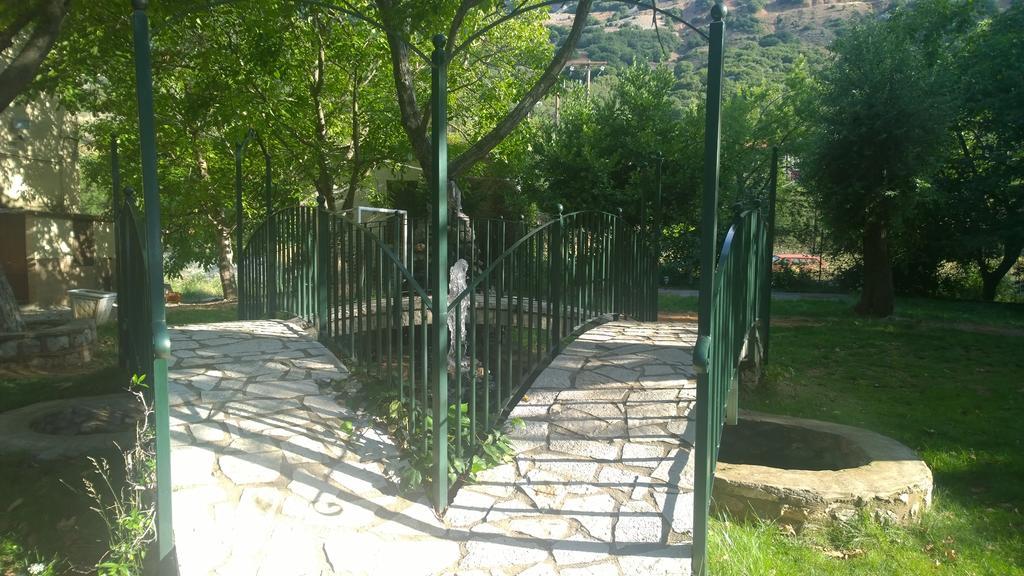 Hani Zemenou Arachova Luaran gambar