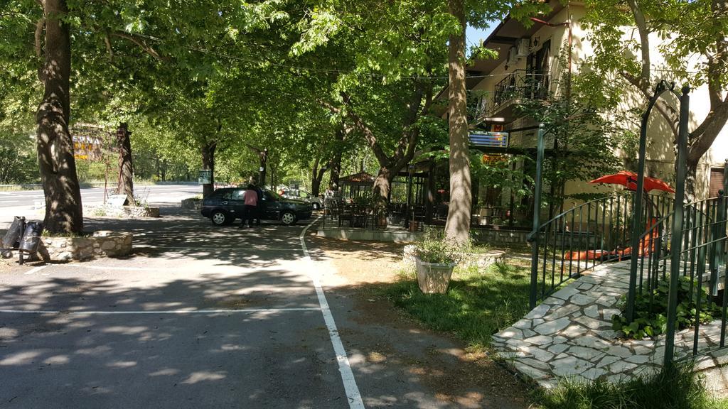 Hani Zemenou Arachova Luaran gambar
